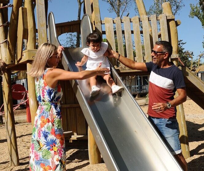 هتل Camping La Dune