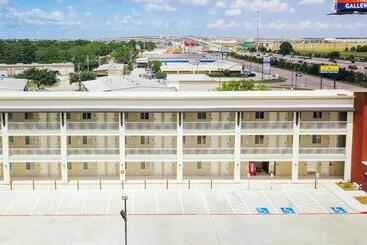 هتل Palacio Royale Inn Boutique Katy