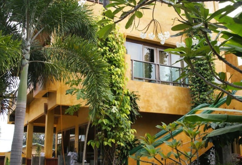 هتل Pulsawat Palm Resort
