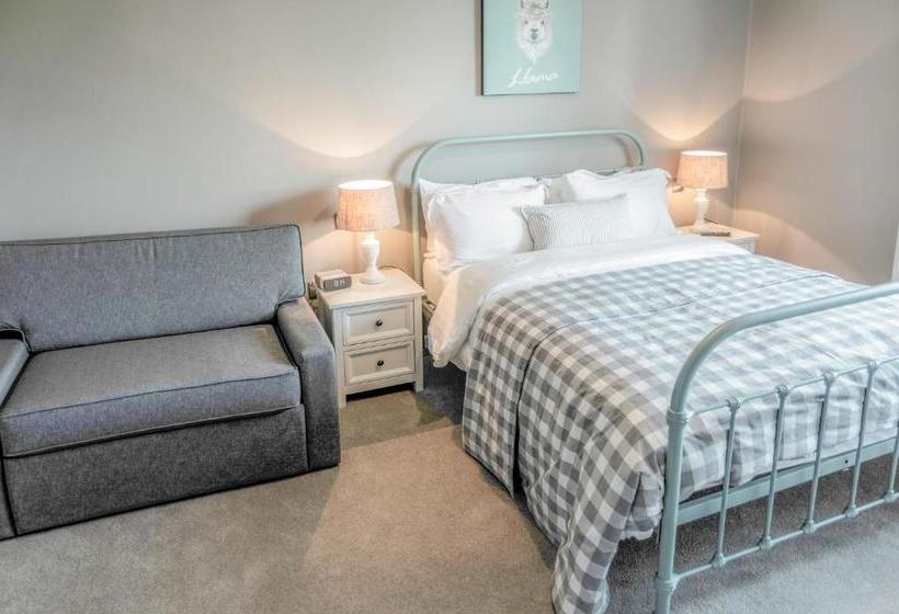 ホテル The Saracens Head