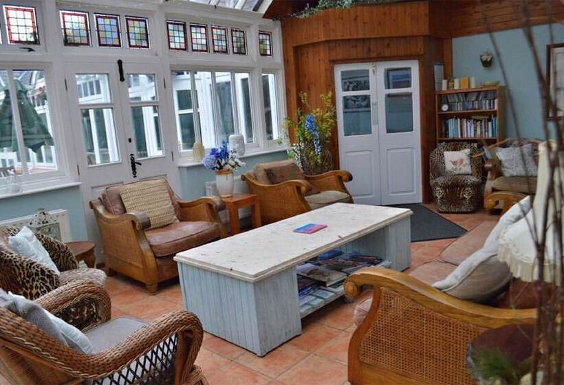 پانسیون Glenmore Manor Guesthouse