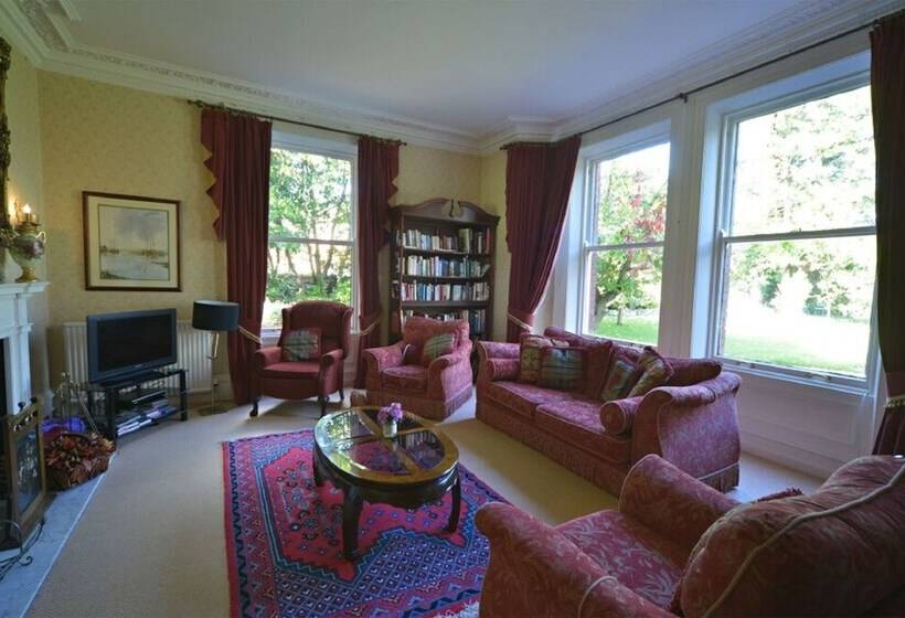 پانسیون Glenmore Manor Guesthouse