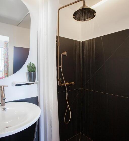 پانسیون Maison Du Collectionneur