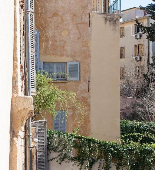 پانسیون Maison Du Collectionneur