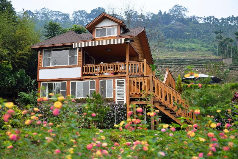 پانسیون Sitou Flora's House B&B