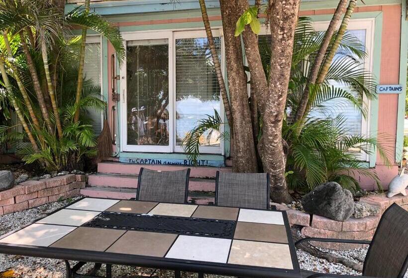 리조트 Key Largo Cottages