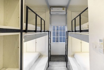 S7 Hostel
