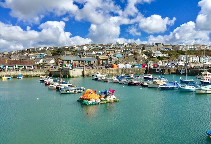 Tresowes Green Cottage