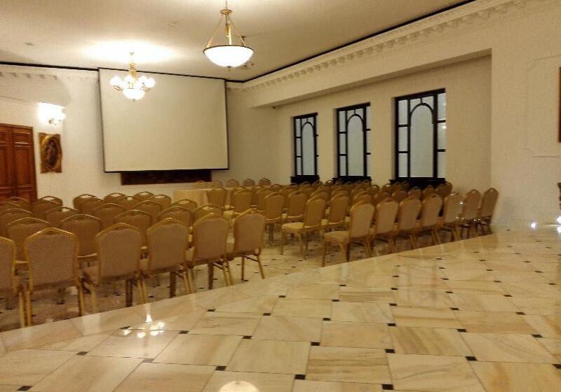 Fotos del hotel Capitol:  6