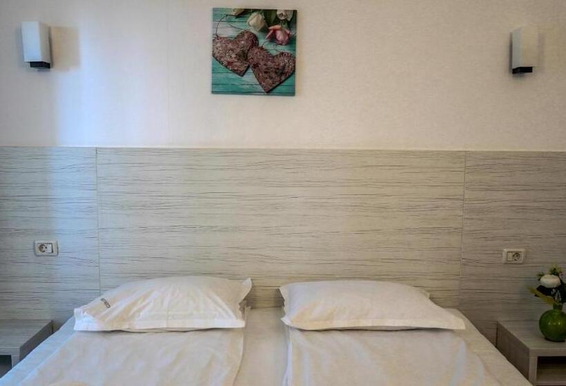 Hotel Cirus