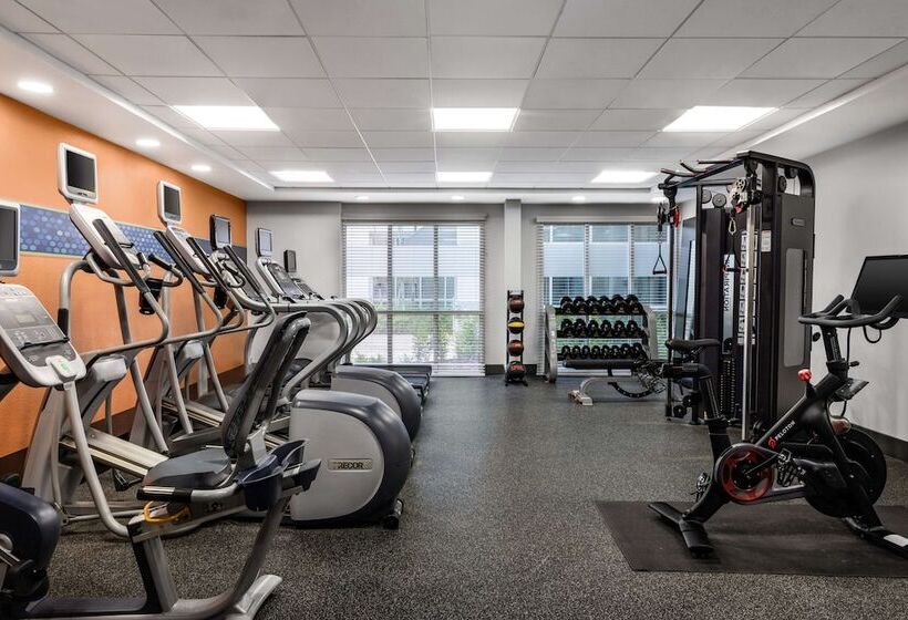 استراحتگاه Hampton Inn & Suites San Juan