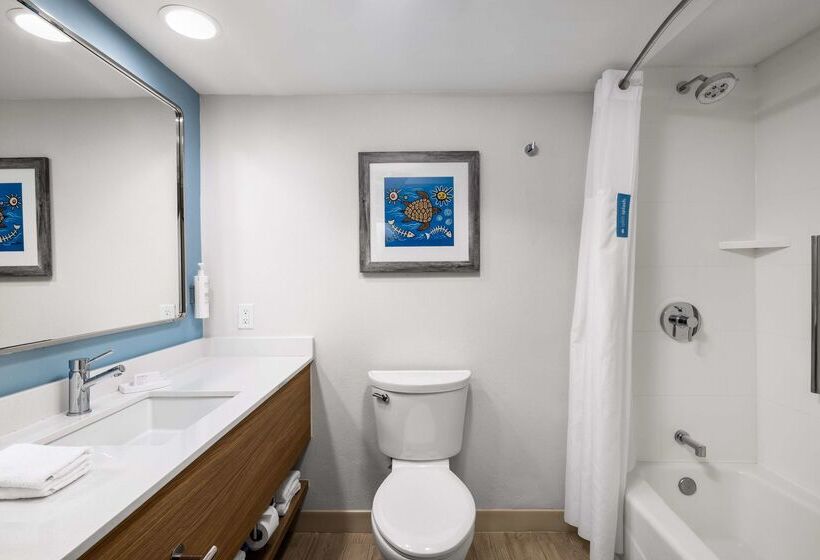 استراحتگاه Hampton Inn & Suites San Juan