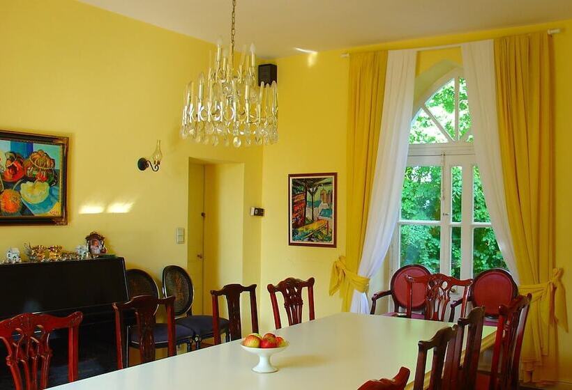 تختخواب و صبحانه Chambres D Hôtes Du Manoir De Blanche Roche