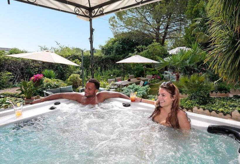 تختخواب و صبحانه La Villa Des Sens