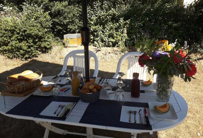 تختخواب و صبحانه La Villa Provençale