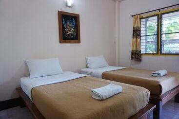 هتل Ban Poh Garden House