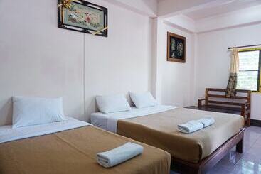 هتل Ban Poh Garden House