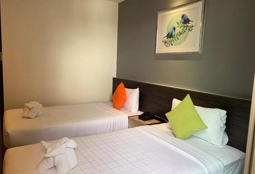 Clover Hotel Hatyai
