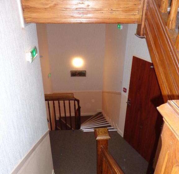 هتل Hôtel Hélios