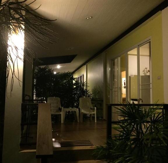 هتل Khaolak Hillside Villa