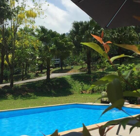 هتل Khaolak Hillside Villa