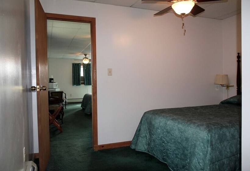مُتل Sara Placid Inn & Suites