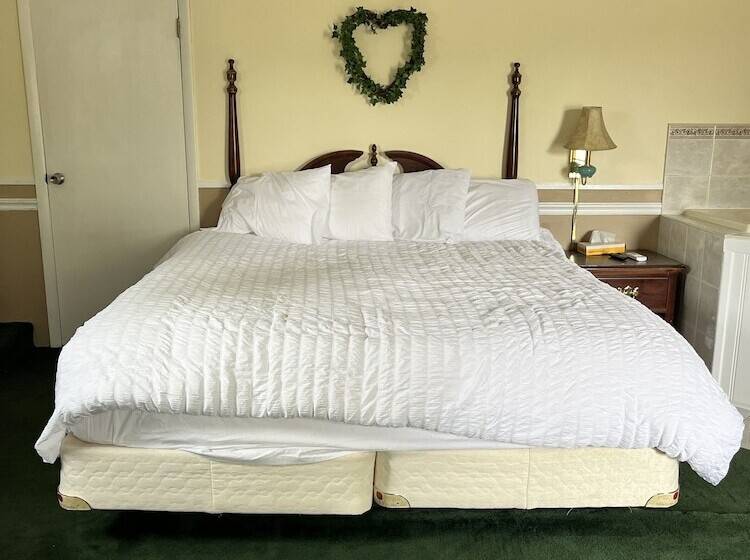 مُتل Sara Placid Inn & Suites
