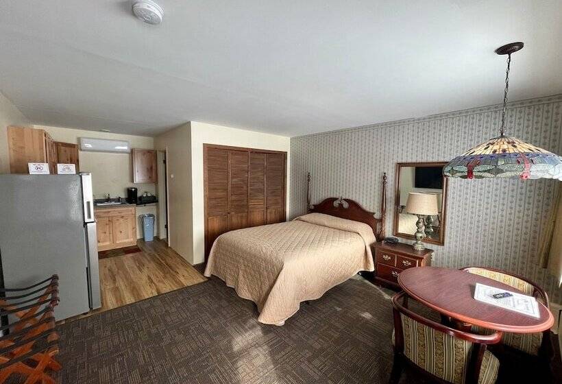 مُتل Sara Placid Inn & Suites