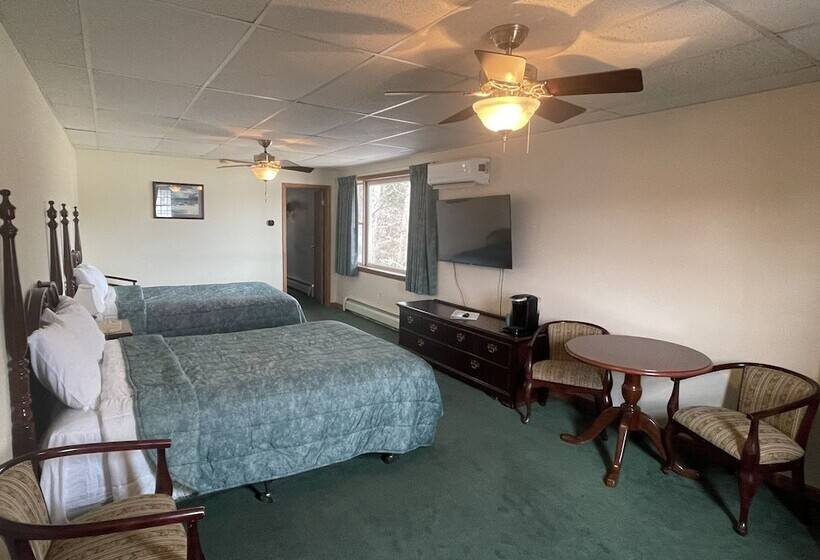 مُتل Sara Placid Inn & Suites
