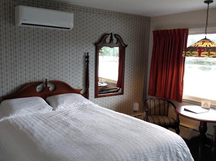 مُتل Sara Placid Inn & Suites