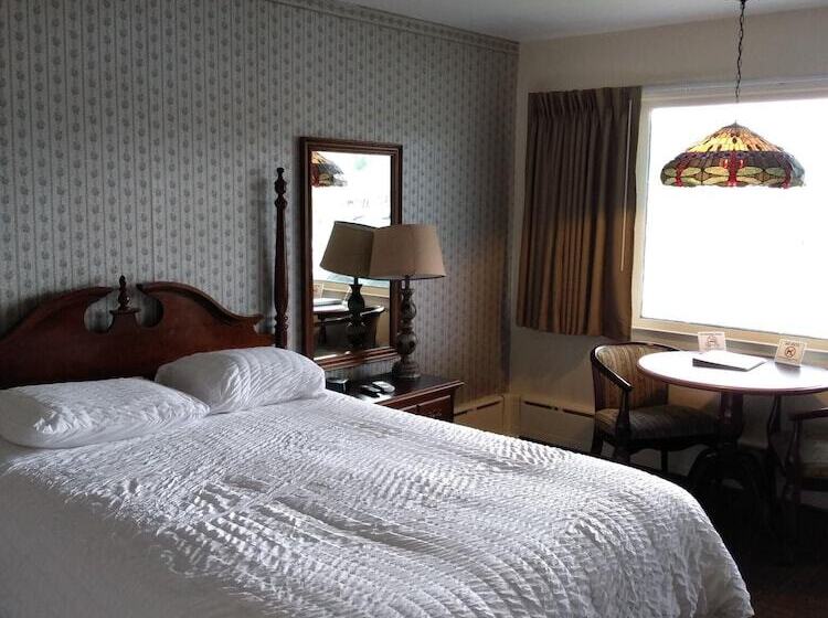 مُتل Sara Placid Inn & Suites