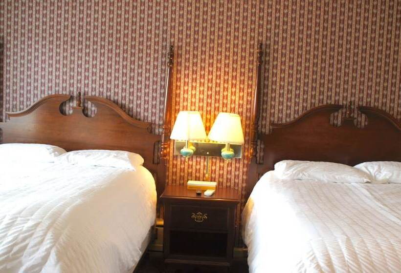 مُتل Sara Placid Inn & Suites