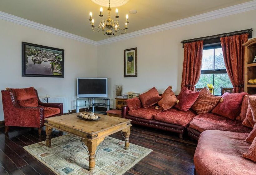 פנסיון Kesh Country Manor