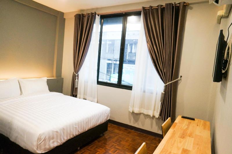 膳宿费 Lux Rooms Night Bazaar
