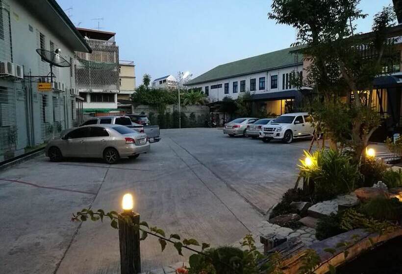 T4 Hotel Sisaket