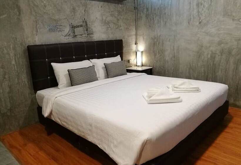 T4 Hotel Sisaket