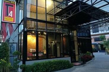 T4 Hotel Sisaket