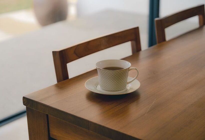 تختخواب و صبحانه Destination Inn