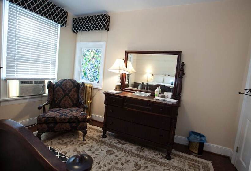 住宿加早餐  Inn On Poplar Hill