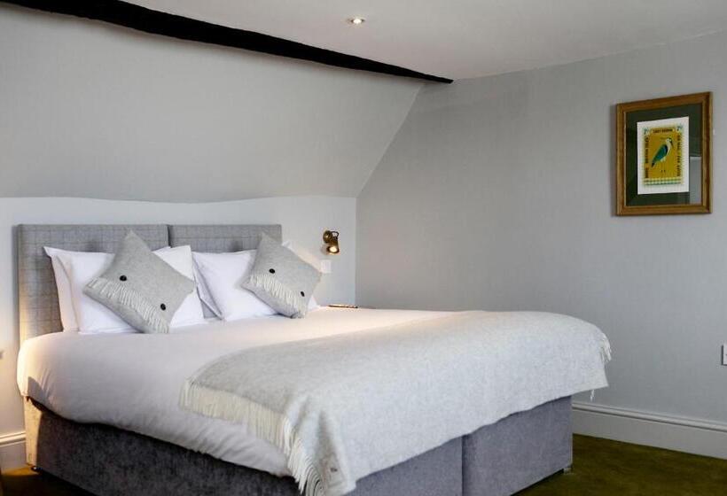 مسافرخانه The Rose And Crown