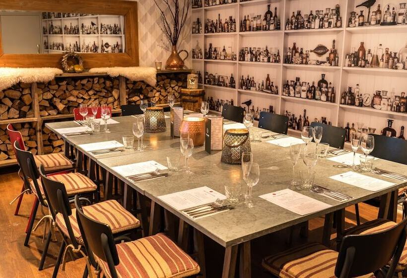 مسافرخانه The Rose And Crown