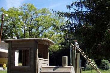 هتل Camping Du Bourg