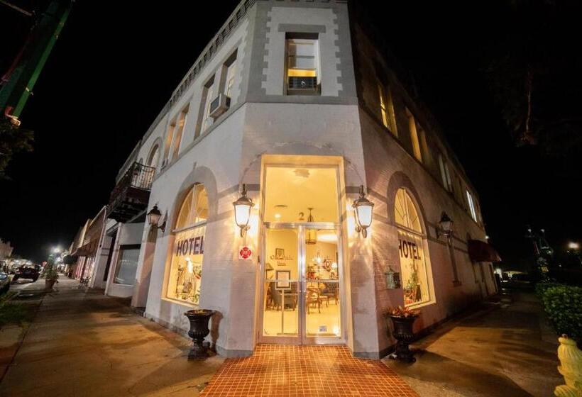 בית מלון כפרי Oakpak Inns   Enjoy All Inclusive Snack Beverages Wine & Beer During The Stay