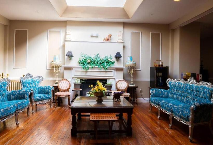 בית מלון כפרי Oakpak Inns   Enjoy All Inclusive Snack Beverages Wine & Beer During The Stay