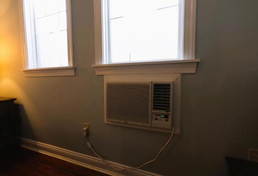 בית מלון כפרי Oakpak Inns   Enjoy All Inclusive Snack Beverages Wine & Beer During The Stay