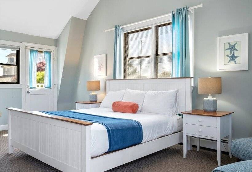 فندق The Lighthouse Inn & Suites