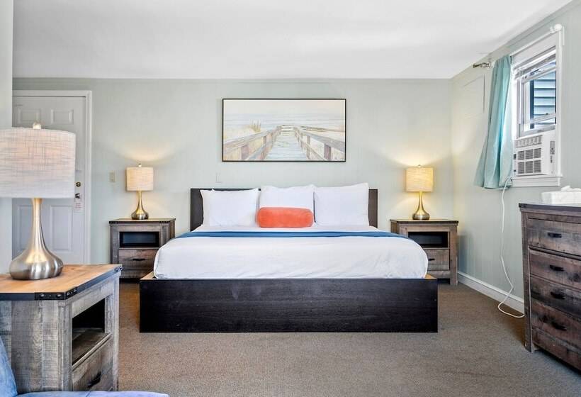 فندق The Lighthouse Inn & Suites