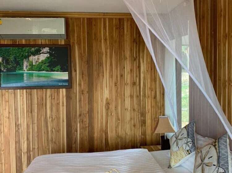 هتل Thiw Son Beach Resort