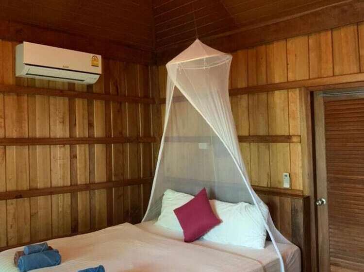 هتل Thiw Son Beach Resort