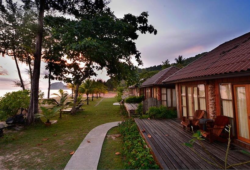 هتل Thiw Son Beach Resort